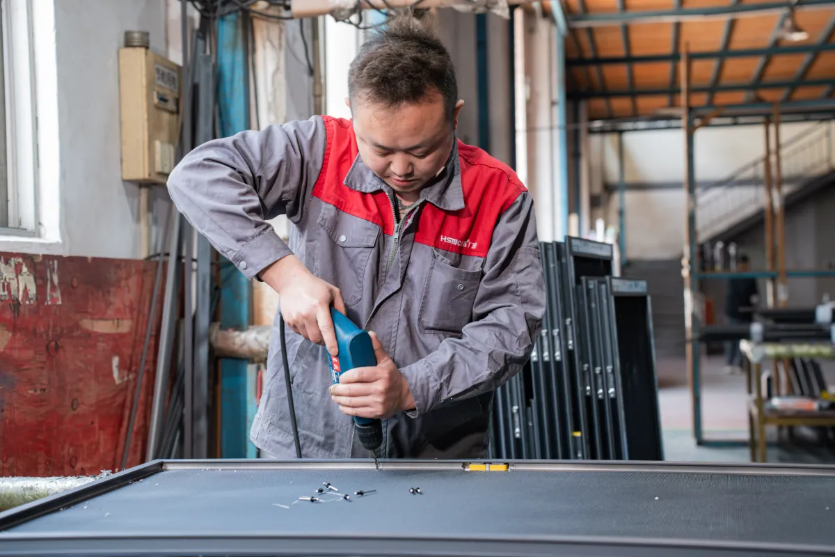 Installing window mesh